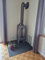 Cheminée design moderne avec vitre