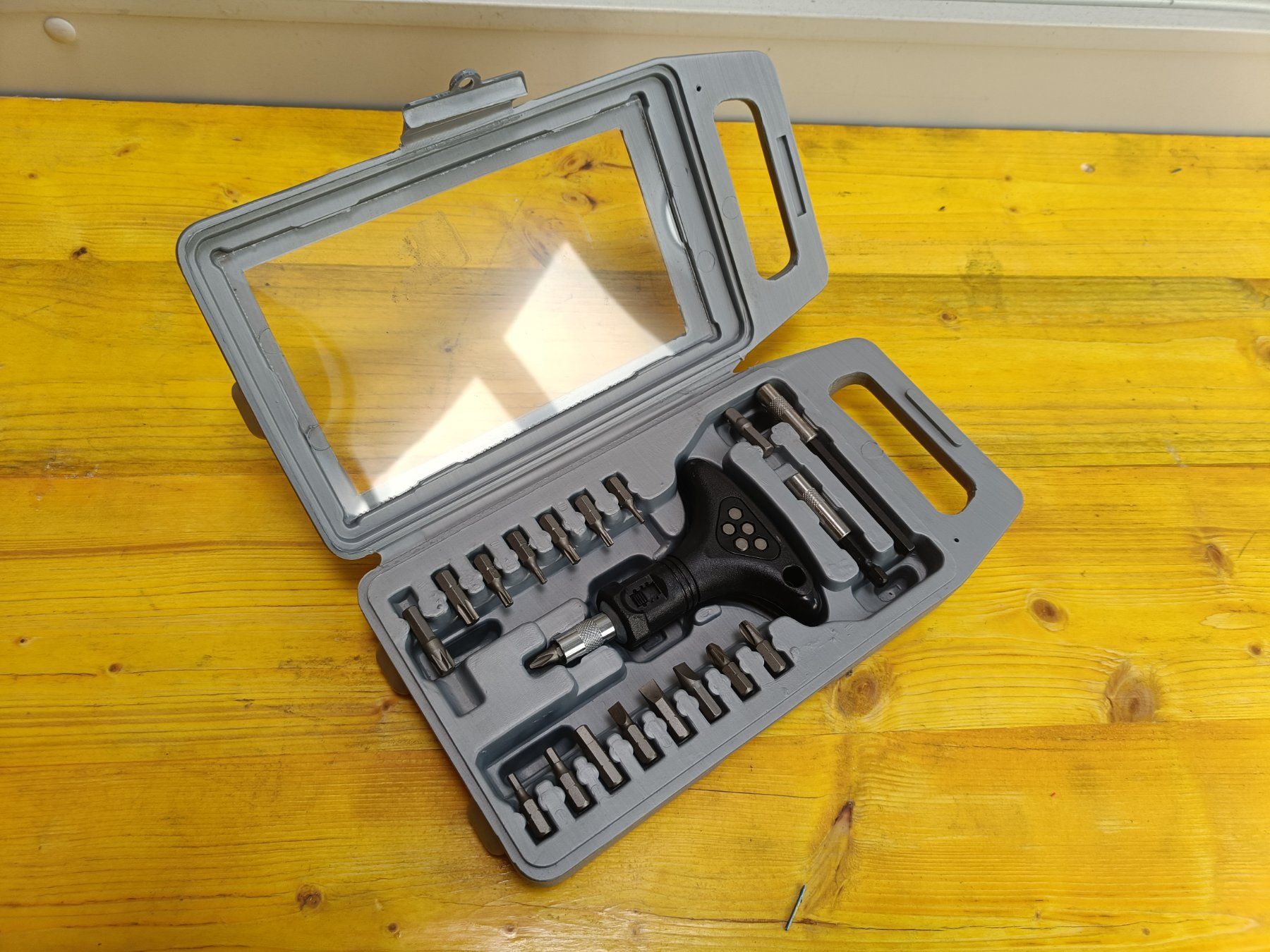Tutti gli attrezzi: Werkzeug-Set mit Ratsche und Bits - Neu – Nuovo e nell'imballaggio originale da Hombrechtikon venduto da Unser_Hofer 3