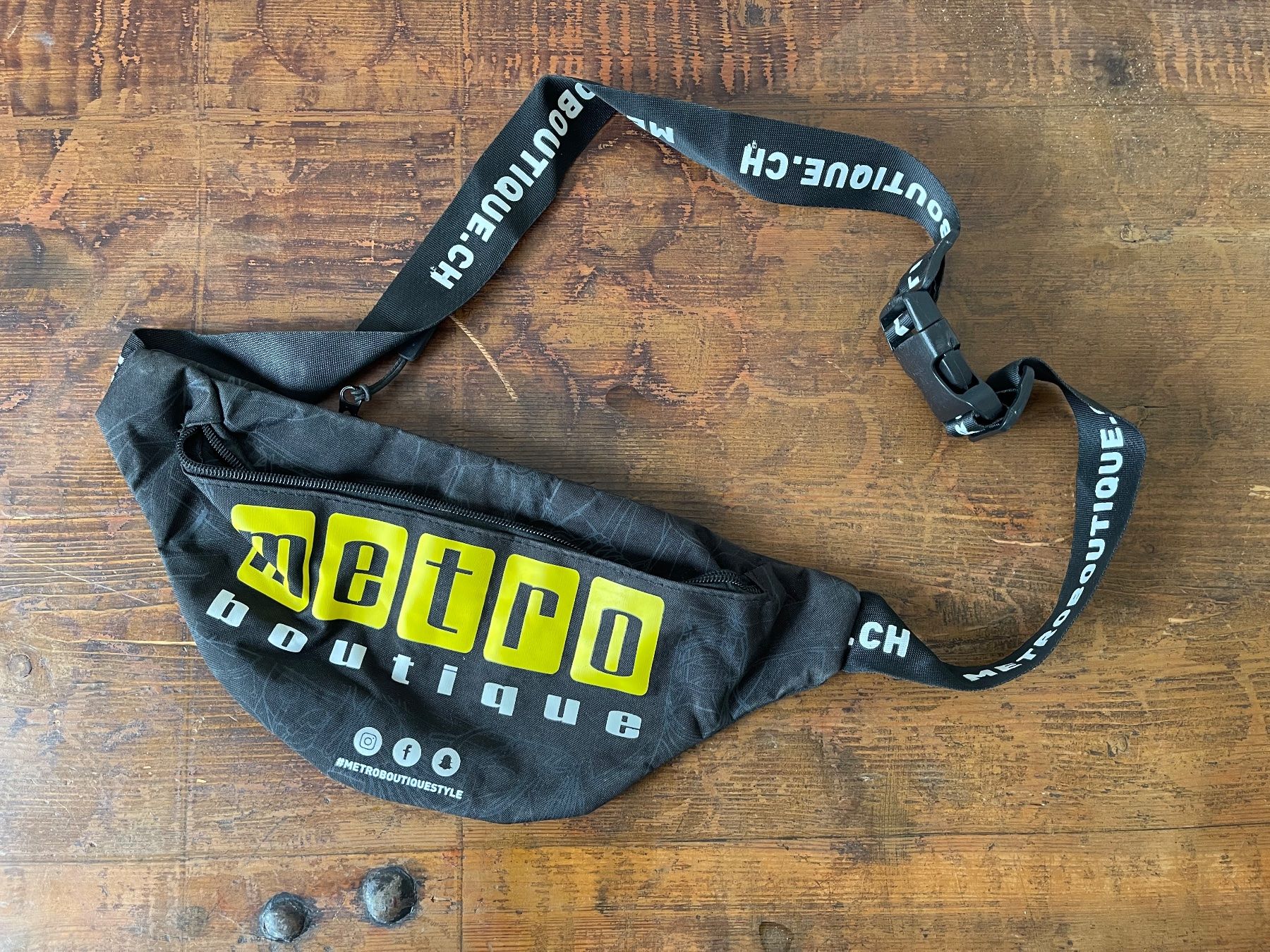 Borse: METRO Gürteltasche /NP15CHF Bauchtasche – Nuovo (secondo la descrizione) da Kölliken venduto da Prscoo 1