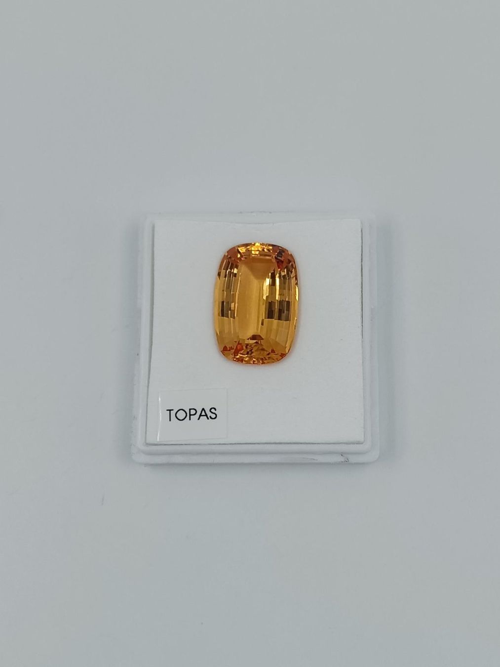 Pietre preziose: 1 HONIGGOLDFARBENER TOPAS 69.58 CT. – Usato da Luzern venduto da EdiGem 3