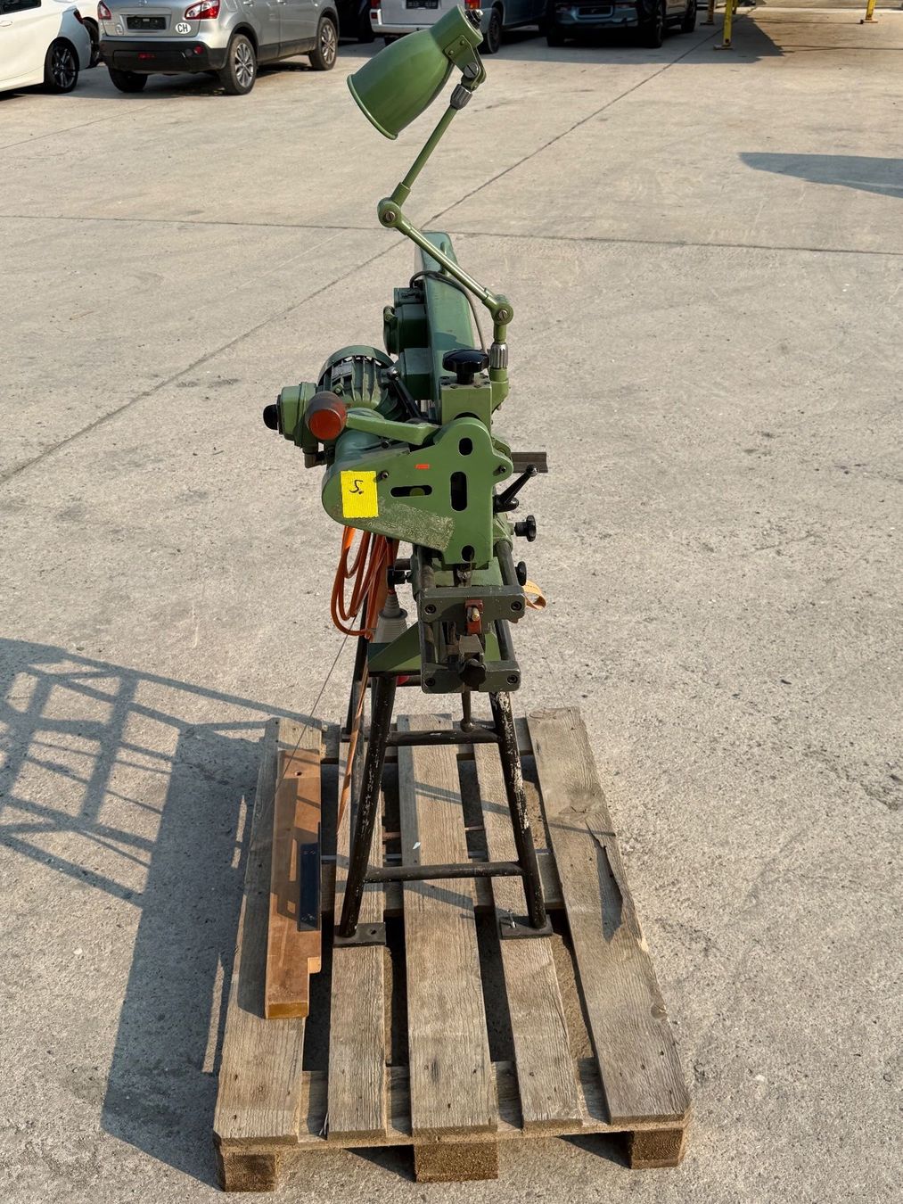 Tous les outils: Ausklinkmaschine / Blechschere – D'occasion à Teufen AR par mer4.ch 1