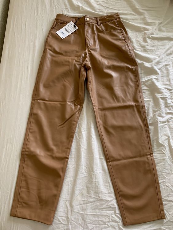 Pantalon simili best sale cuir beige zara