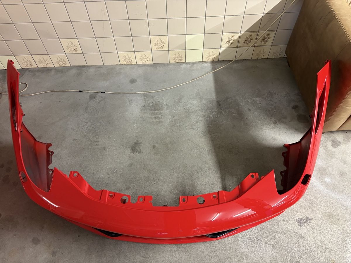 Ferrari Tutti pezzi di ricambio auto: Ferrari 458 Stossstange  – Usato da Zug venduto da M.Smolcic 3