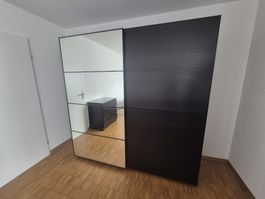 Pax Schrank 200 × 201, schwarz mit herausziehbaren Tablaren