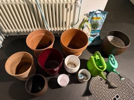 Komplettes Garten-Set mit Töpfen, Erde, Gießkanne und Werkze