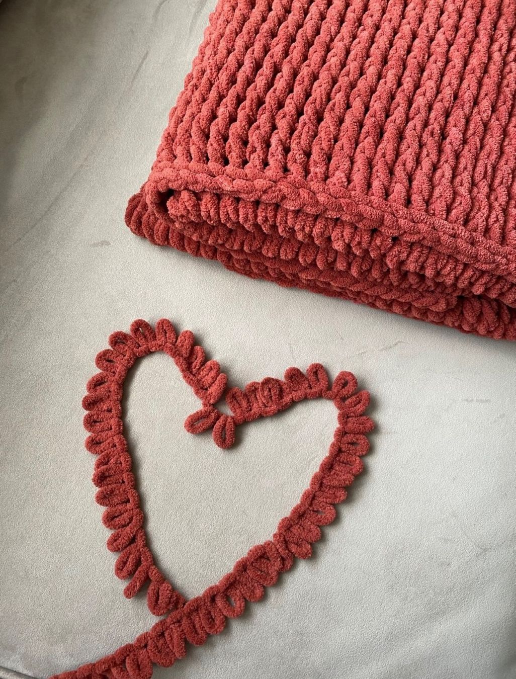 Coperte: Handgestrickte Kuscheldecke – Nuovo (secondo la descrizione) da Effretikon venduto da Lunaaa_