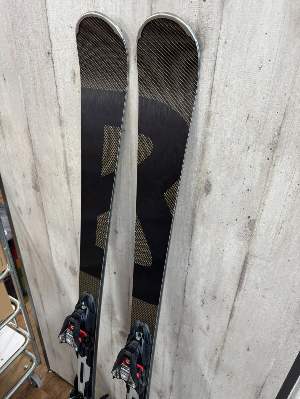 Sci: Bogner Carbon Performance Ski 165 cm inkl. Marker GripWalk B – Nuovo (secondo la descrizione) da Sursee venduto da pilatus.sport 1