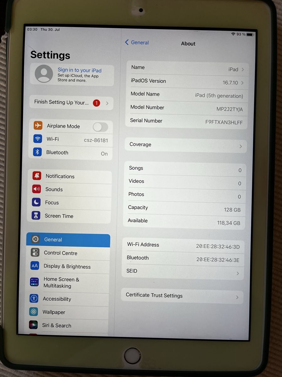 Apple Tablettes PC: Apple iPad 5 Gen mit 2 Hülle  – D'occasion à Hauptwil par Somigery 2