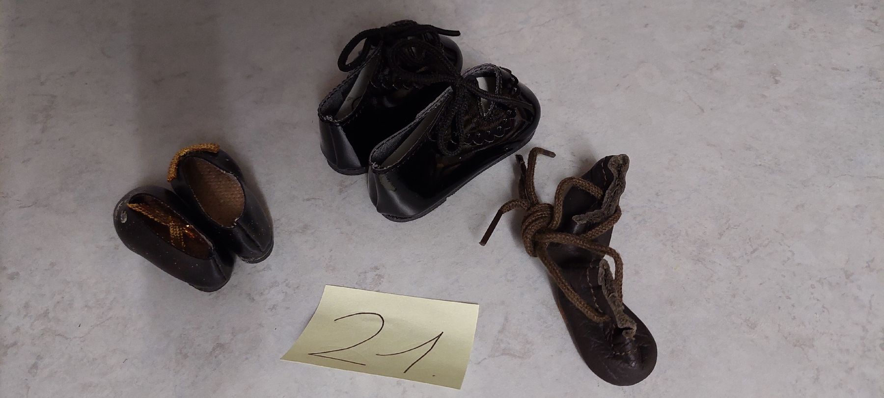 Puppen: Puppenschuhe – Gebraucht aus Muri AG von nindo1 6