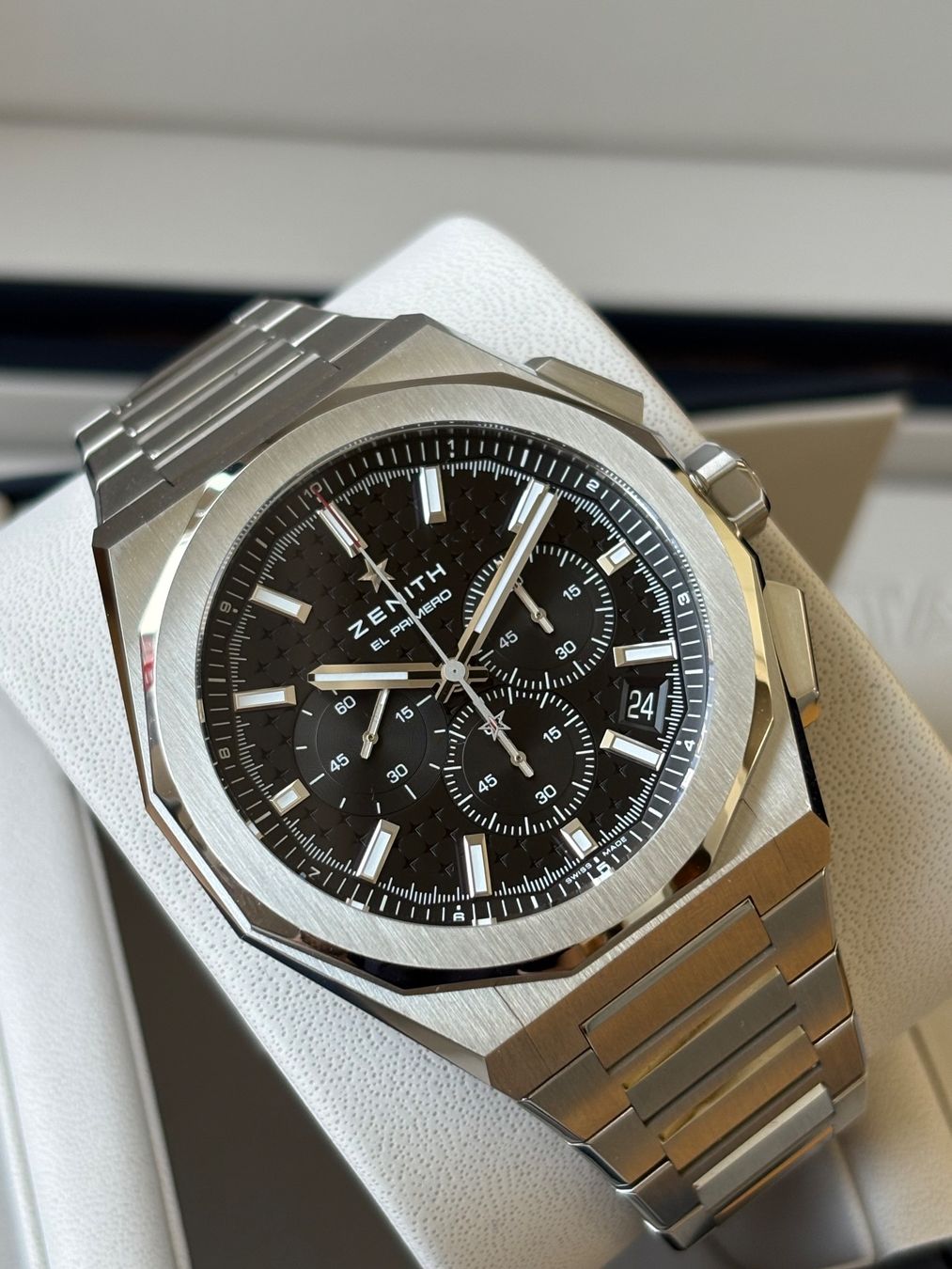 Zenith Montres: ZENITH Defy Skyline Chronograph - Fullset mit Garantie – D'occasion à Birsfelden par Mynos