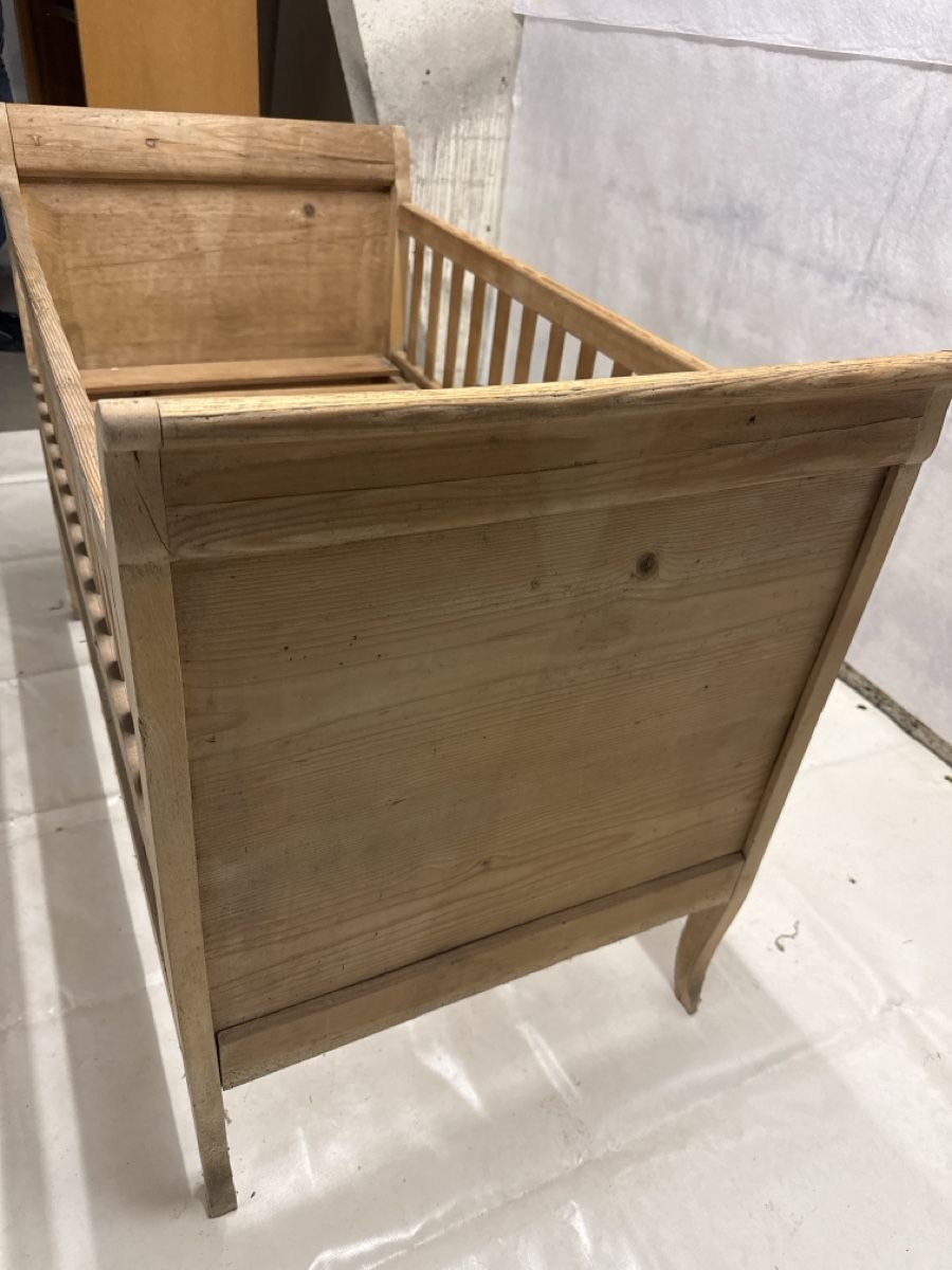 Betten: Altes Bauern Holzkinderbett  – Gebraucht aus Grenchen von swiss.antiques 2