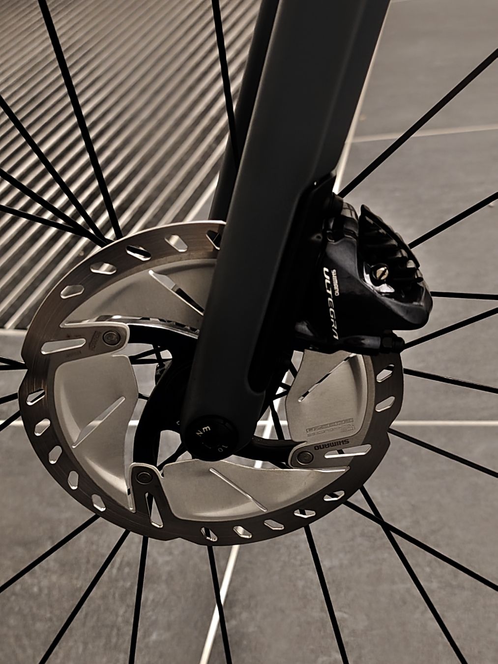 BMC Biciclette: BMC RoadMachine Three Ultegra Disc Endurance 2 – Nuovo (secondo la descrizione) da Farvagny-le-Grand venduto da tzo13 6