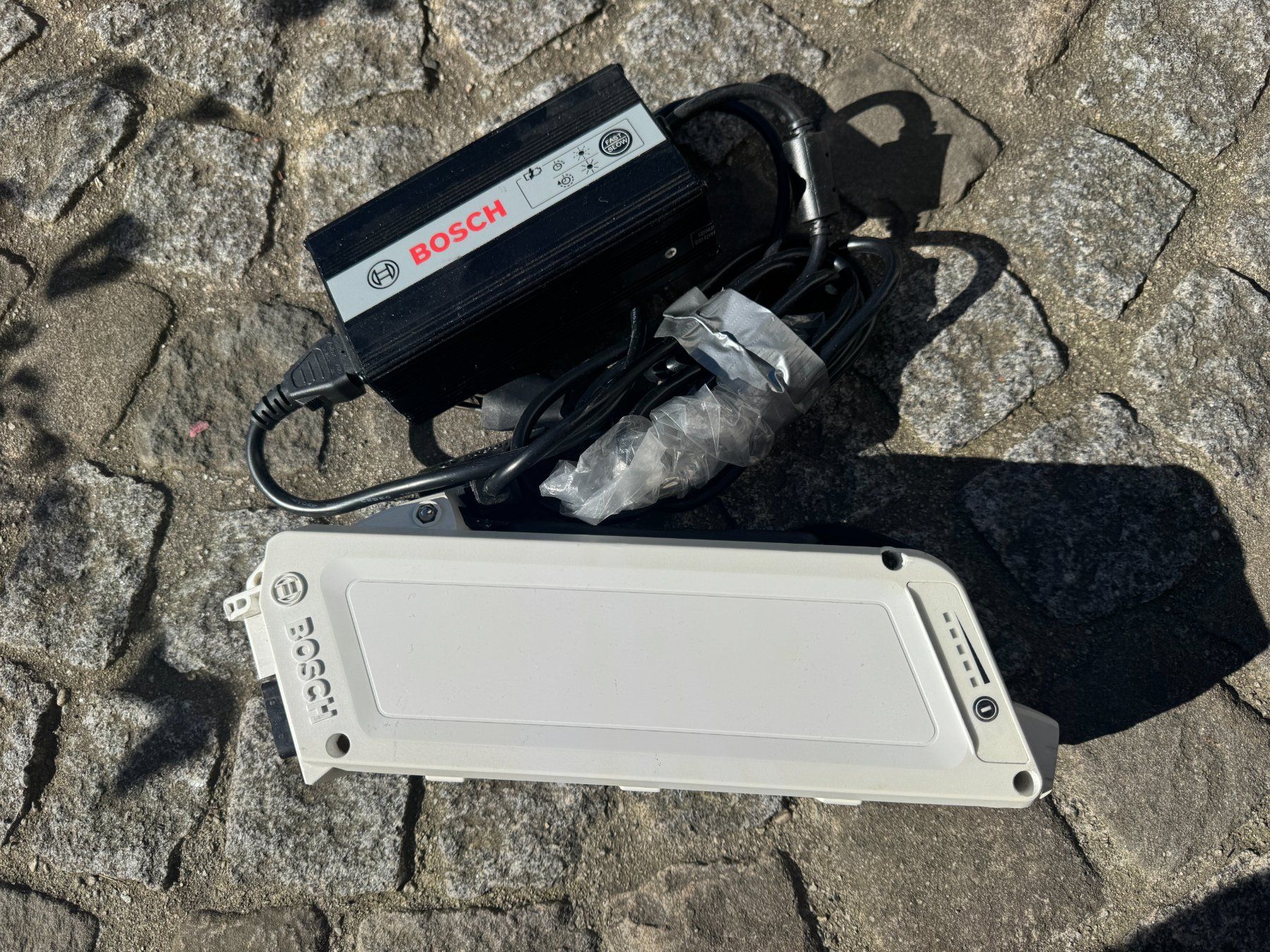 Bosch Batterie: BOSCH Powerpack 400 Classic Akku 36V mit Ladegerät – Usato da Volketswil venduto da mstonys 4