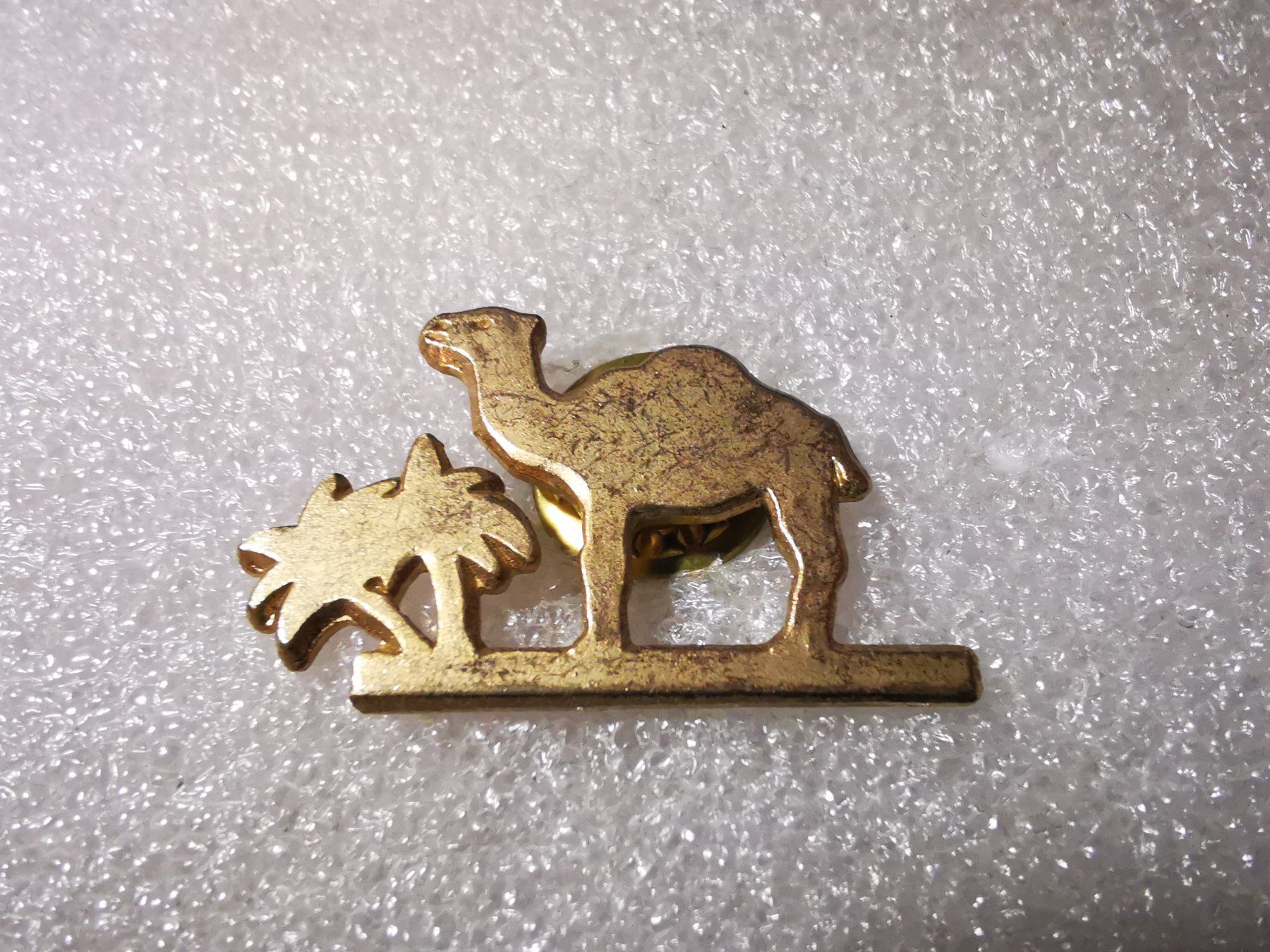 Placchette & Badge: Ansteckpin 8: Camel Switzerland – Usato da Oppligen venduto da Pin-Fall-Shop