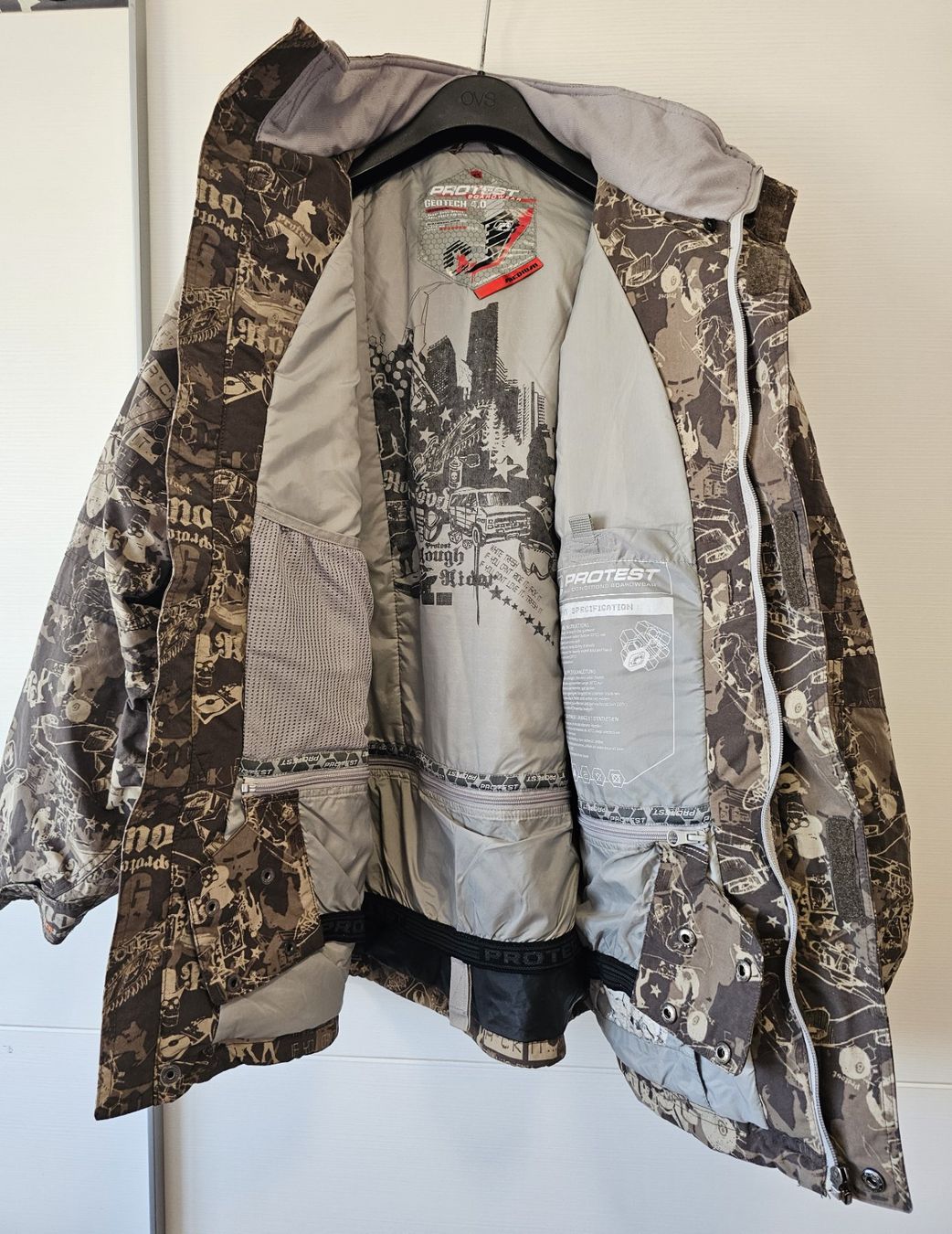Protest Giacche: Snowboardjacke PROTEST BOARDWEAR GEOTECH 4.0 , MEDIUM – Usato da Aarau Rohr venduto da Mmiracle 8