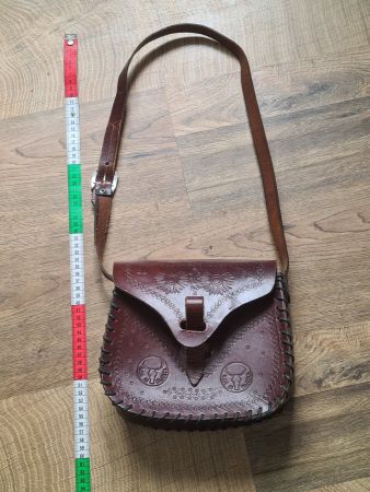 braune Handtasche