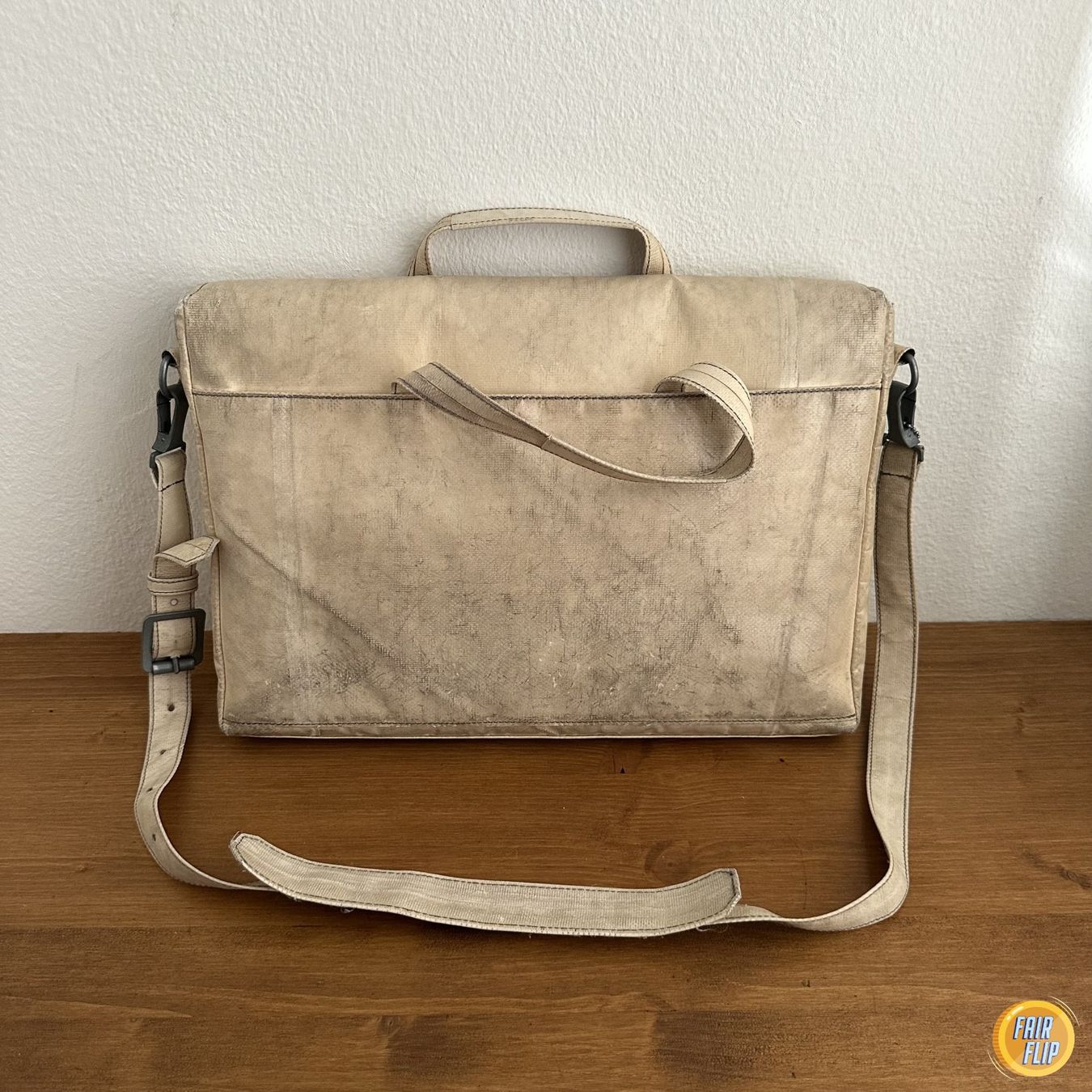 Freitag Borse: FREITAG Reference R506 Hutchins Laptoptasche Beige – Usato da Luzern venduto da fairflip 1