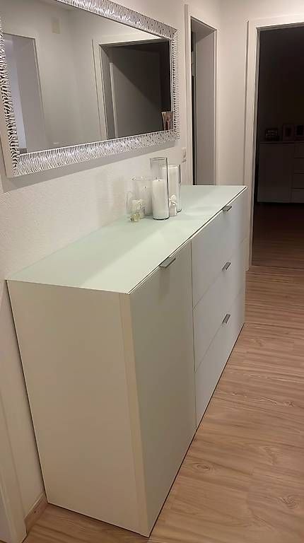 TV Möbel: Sideboard / Kommode mit Schubladen & Glasplatte – Gebraucht aus Aarburg von ktu_zm5p 2