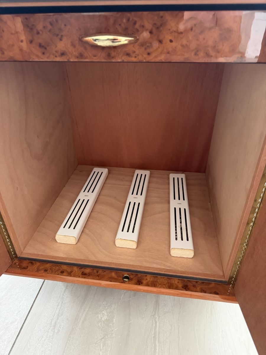 Humidor per sigari: Humidor, Wurzelholz, gross, Einzelanfertigung  – Nuovo (secondo la descrizione) da Safenwil venduto da Corahund 5