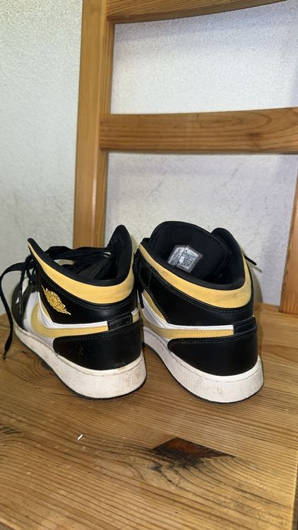 Jordan Chaussures hommes: Air Jordan 1 Mid - White Pollen Black – D'occasion à Grüningen par mel_c9v6 2