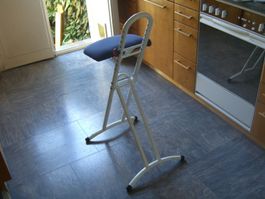 Hailo Sitz- & Stehhilfe klappbar | Ergonomischer Bügelstuhl
