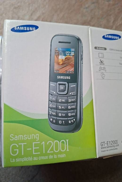 Telefoni cellulari / Smartphones: Téléphone mobile Samsung GT-E1200I  – Usato da Genève venduto da a_t_g5kq 1