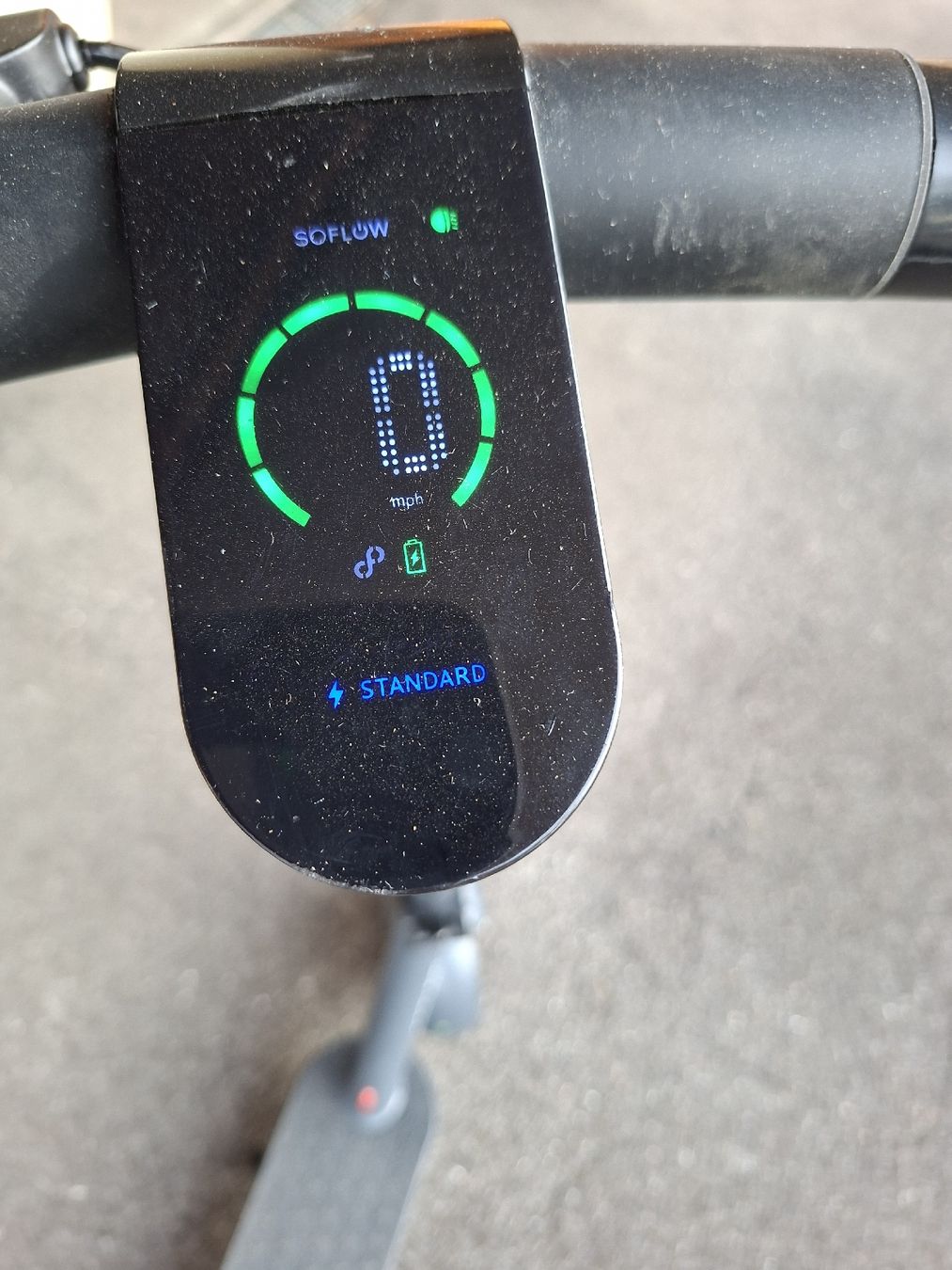 Scooter: SOFLOW E-Scooter mit Ladegerät guter Zustand – Usato da Ostermundigen venduto da Ismett 1