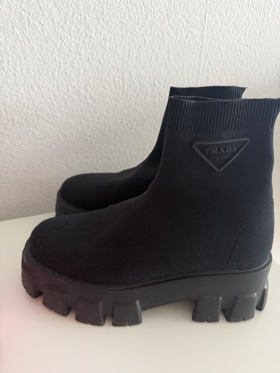 Scarpe da donna: Botte Prada – Nuovo (secondo la descrizione) da Petit-Lancy venduto da jea_yj2f