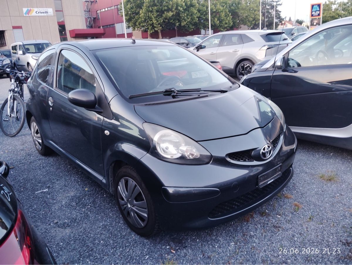 Toyota Automobili: TOYOTA AYGO 1.0  grau  – Usato da Volketswil venduto da alt_dt9r