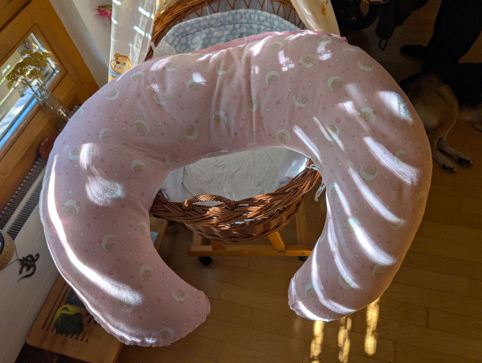 Cuscini: Nursing pillow pink with moon pattern – Nuovo (secondo la descrizione) da Bern venduto da mar_zkp9