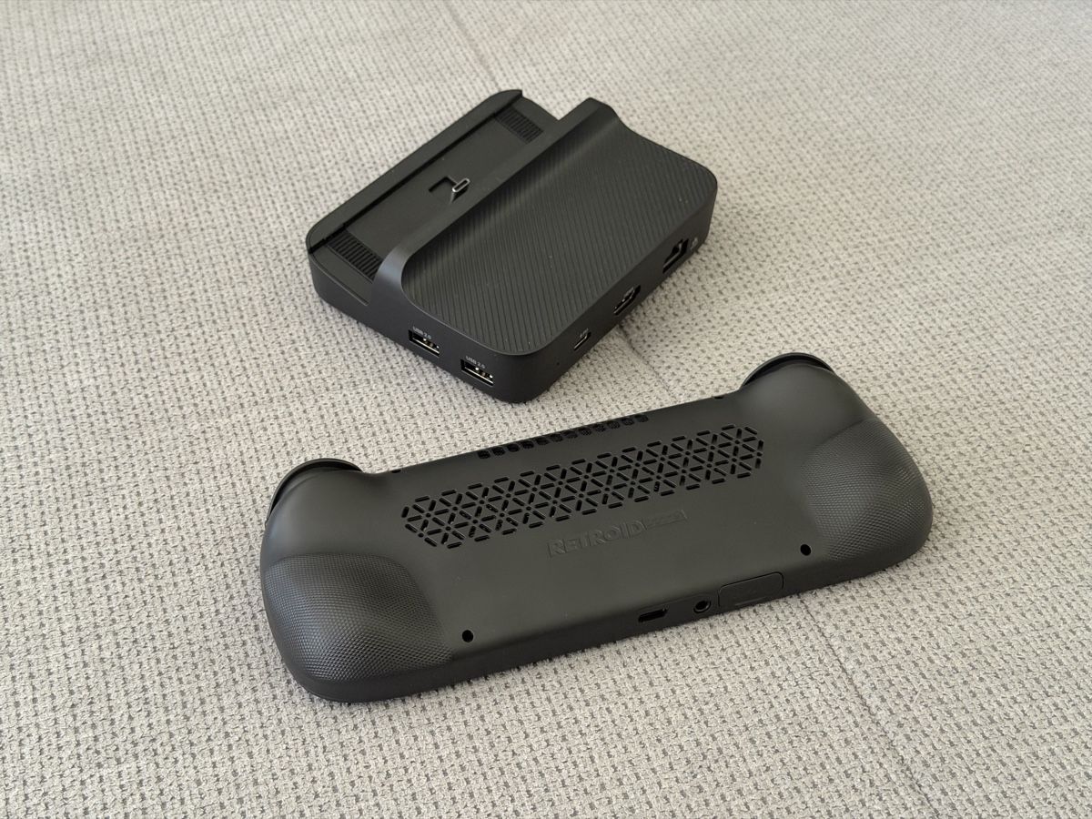 Retroid Console: Console Retroid Pocket 5 + Dock + Case – Usato da Roveredo GR venduto da Yhtnay 3