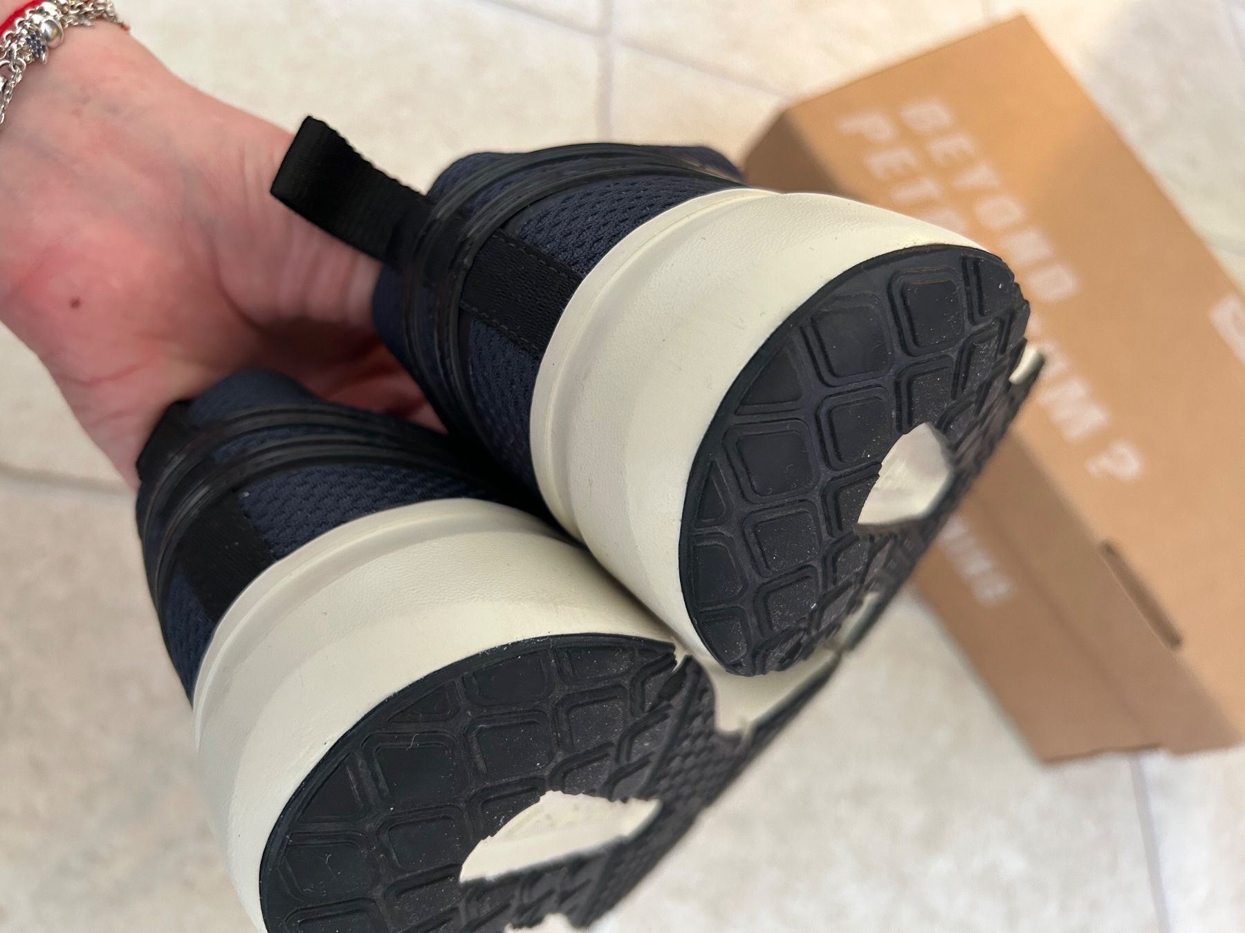 Veja Scarpe da donna: Baskets pour courir Veja 39 comme neuf – Usato da Courroux venduto da Yermakova 4