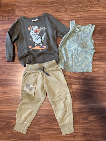Boys 3-piece set dinosaur print sweatshirt tank top trousers