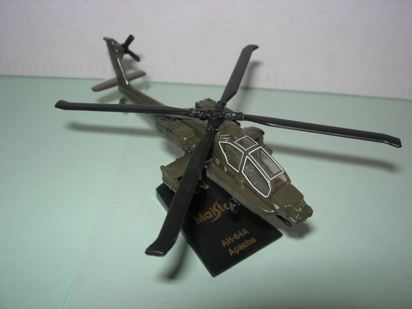Maisto Kit di modellismo & Modellini statici: Helicopter AH-64A Apache ° Maisto 1:87 – Nuovo e nell'imballaggio originale da Hornussen venduto da Amw 1