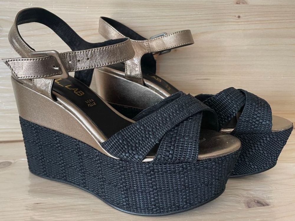 Compensées Aldo Noires Neuves Avec Défauts - Taille UK 4 - Cuir Véritable
