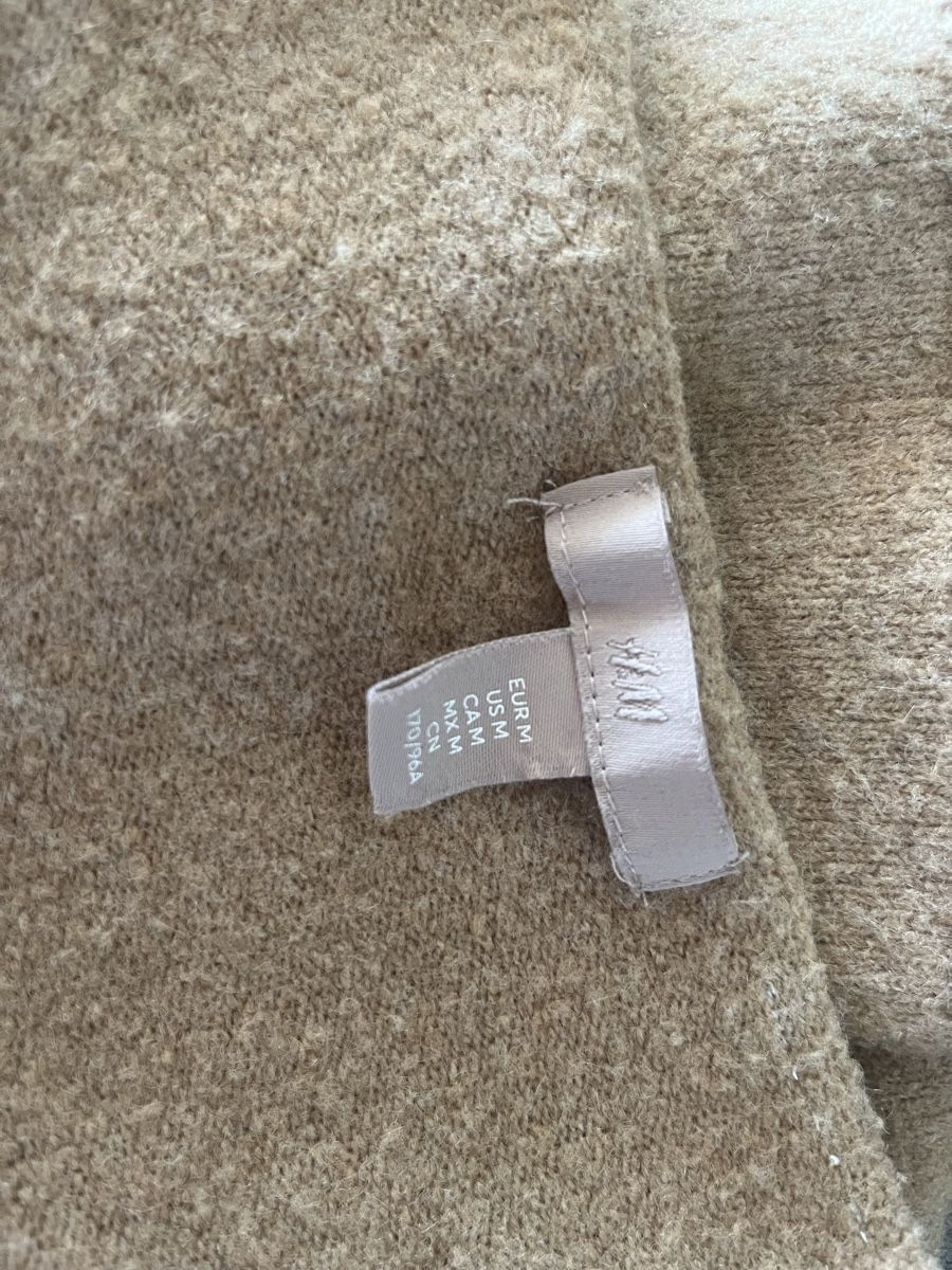 H&M Lotti di vestiti: Strickpullover und Hose in hellbraun, Grösse M – Usato da Abtwil SG venduto da cat_yk29 1