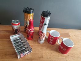 Coca Cola Sammlung: Flaschen, Büchsen, Tassen - Rarität!