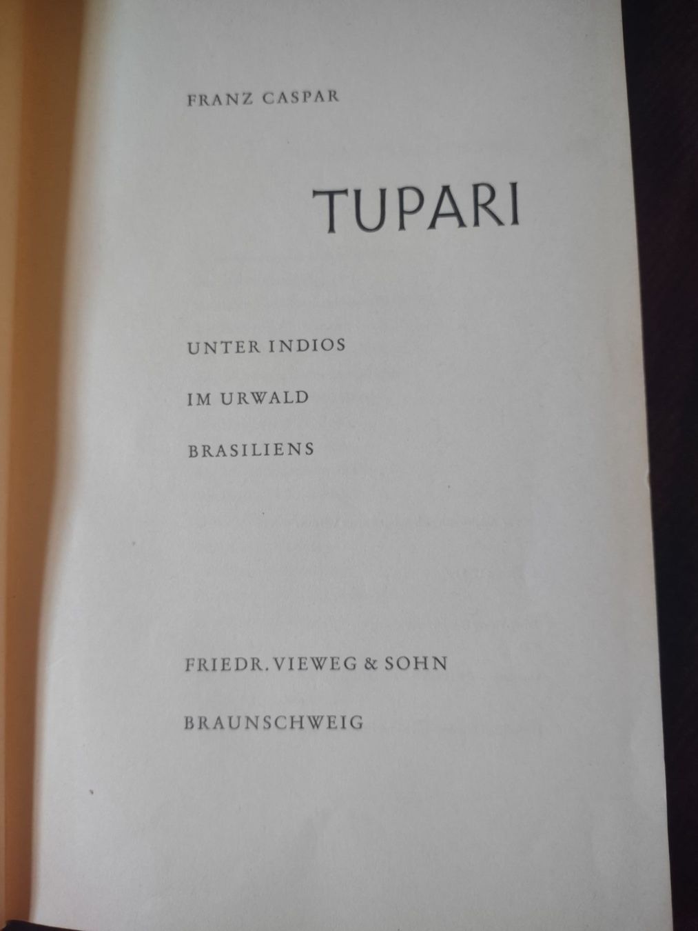 Livres: Tupari – D'occasion à Bassersdorf par elm_f9sw 1
