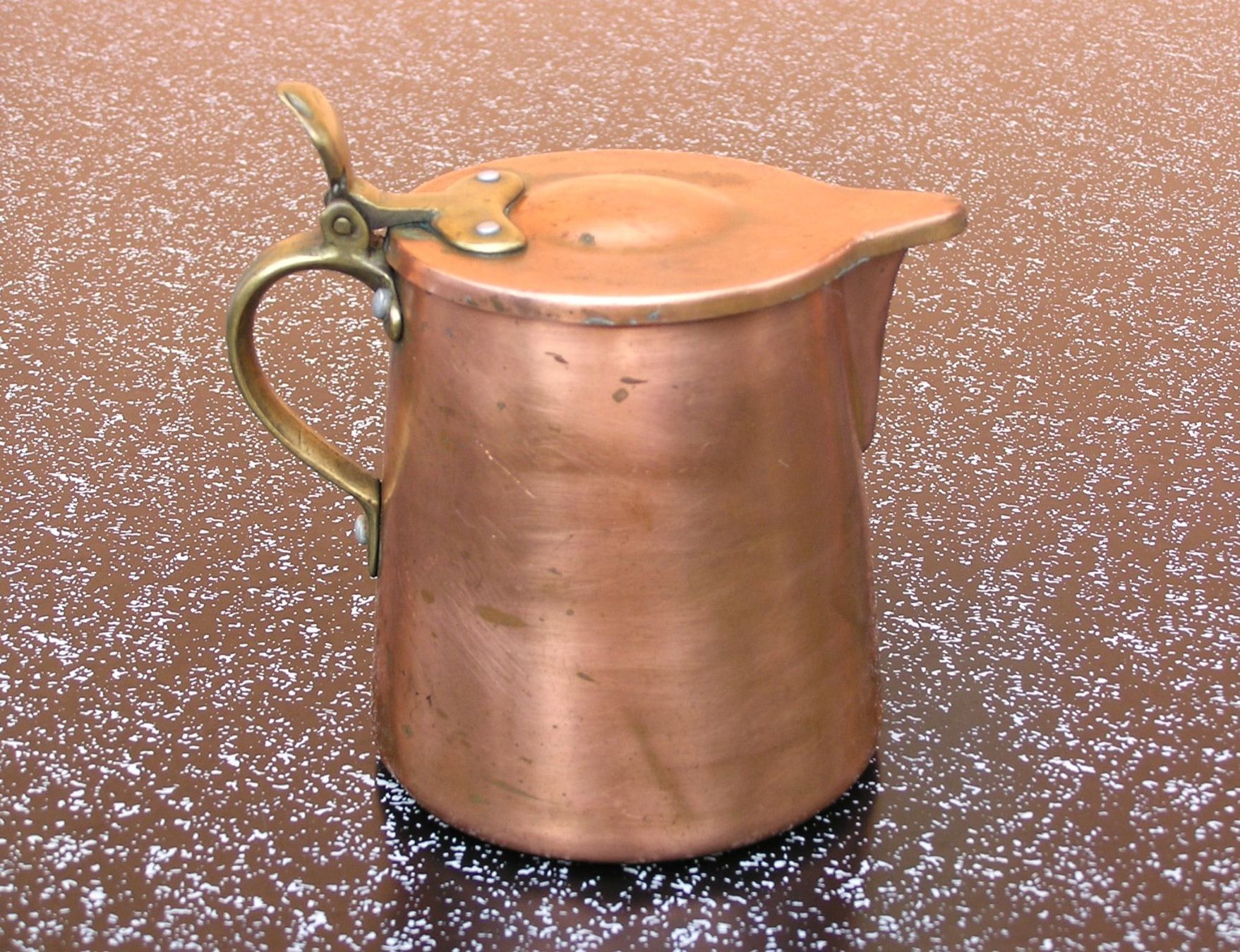 Caraffe: ALTER KUPFERKRUG KANNE – Usato da Grenchen venduto da Antique-hunter 2