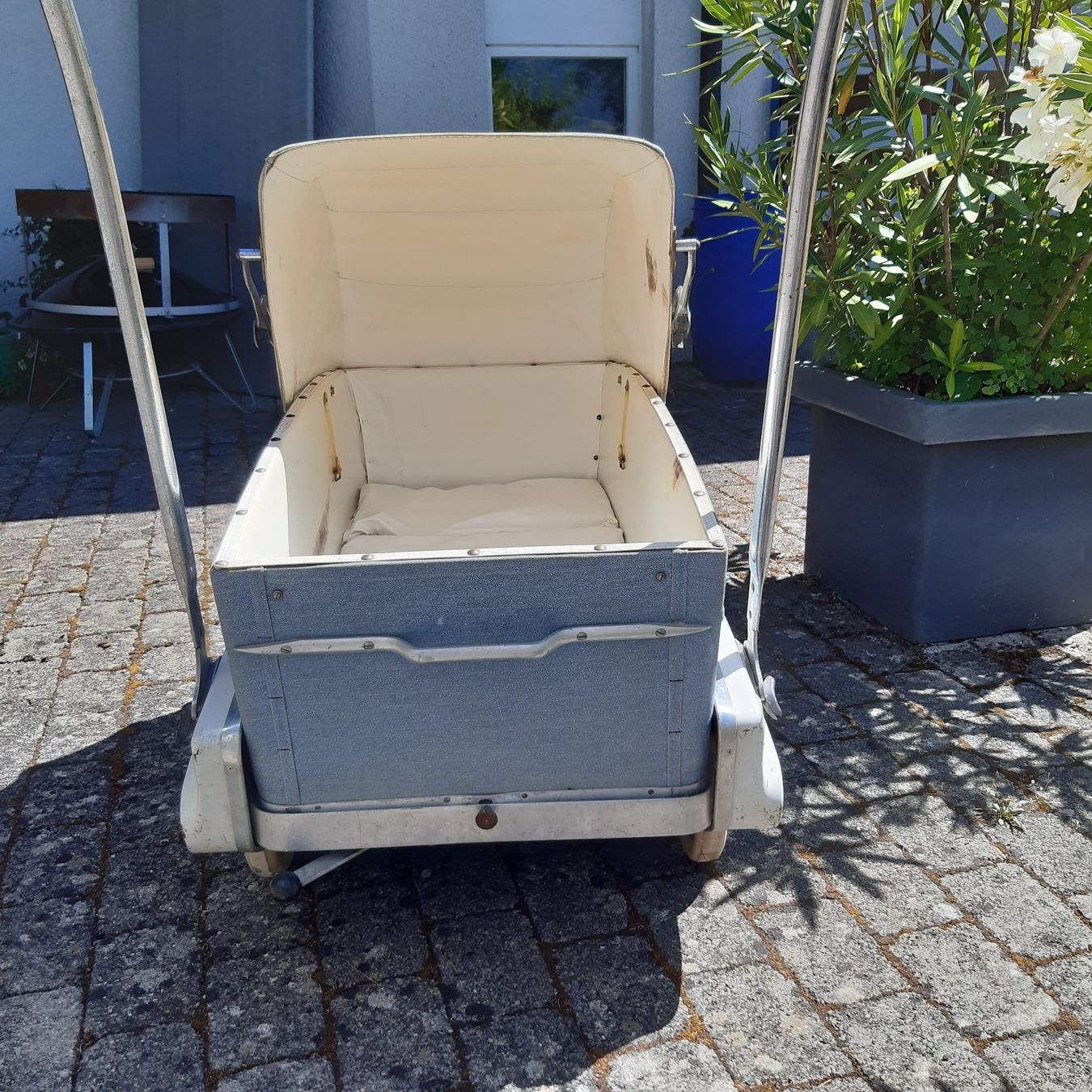 Kinderwagen: Kinderwagen Helvetia 1950 – Gebraucht aus Subingen von sandstrasse 2