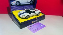 Ford GT 2003 Weiss «Road Version» Scalextric  1:32