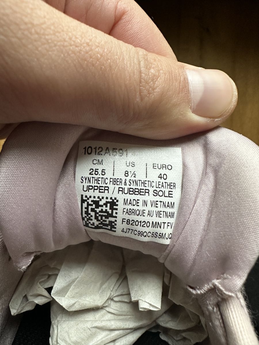 Asics Scarpe da donna: Asics Laufschuhe Damen – Usato da Düdingen venduto da kleidungsmarktplatz 3