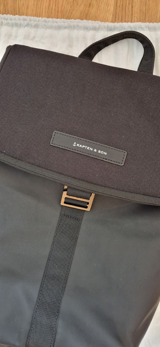 Kapten & Son Zaini: Kapten & Son Rucksack Sundsvall schwarz – Nuovo (secondo la descrizione) da Zürich venduto da c.line89 1