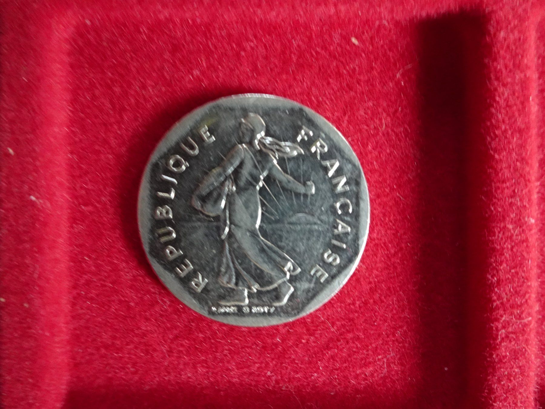 Tutti le monete: 2 Francs Frankreich 1983 - M359 – Usato da Küssnacht am Rigi venduto da Kleinpreis-Shop 1