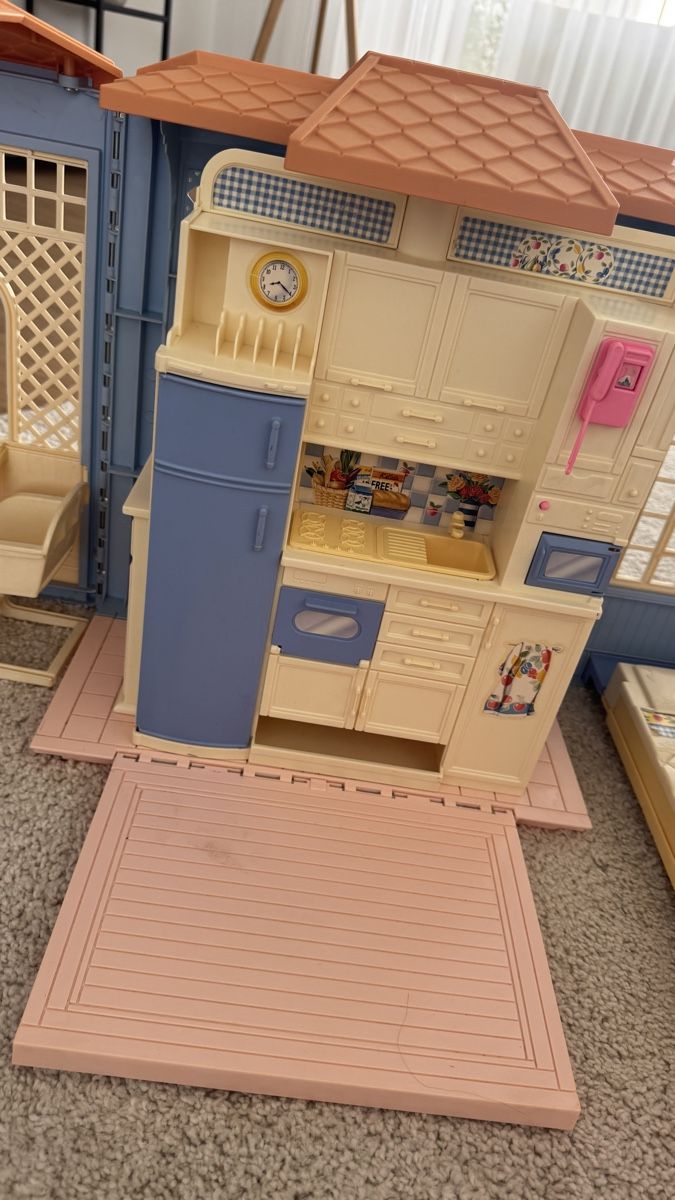 Barbie Case e mobili per bambole: Barbie Haus aus den 2000er – Usato da Steinhausen venduto da inmumi 2