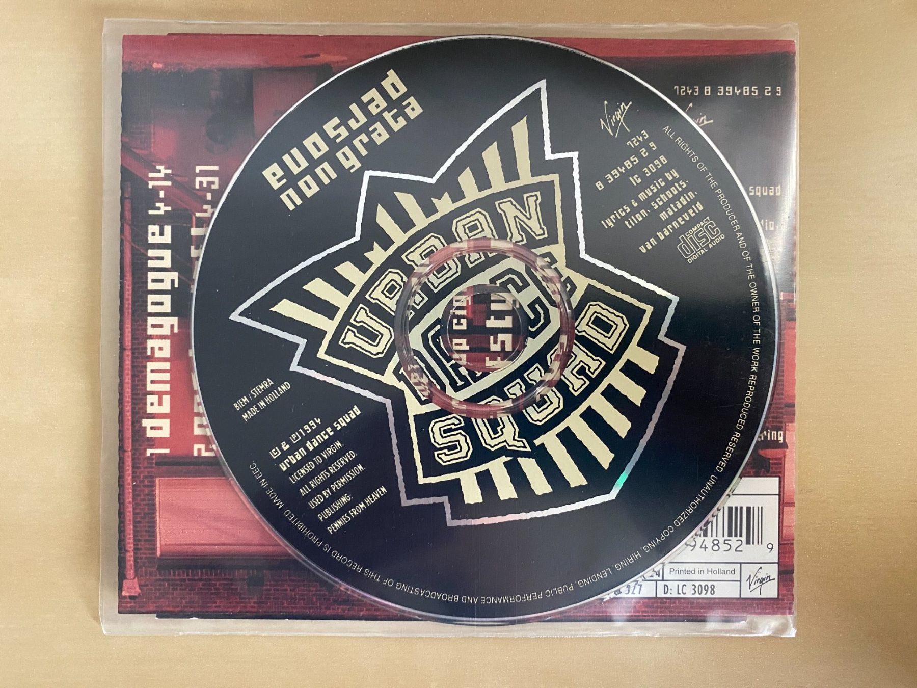 CD: Urban Dance Squad - Person Non Grata – Usato da Aarau venduto da AVO99 1