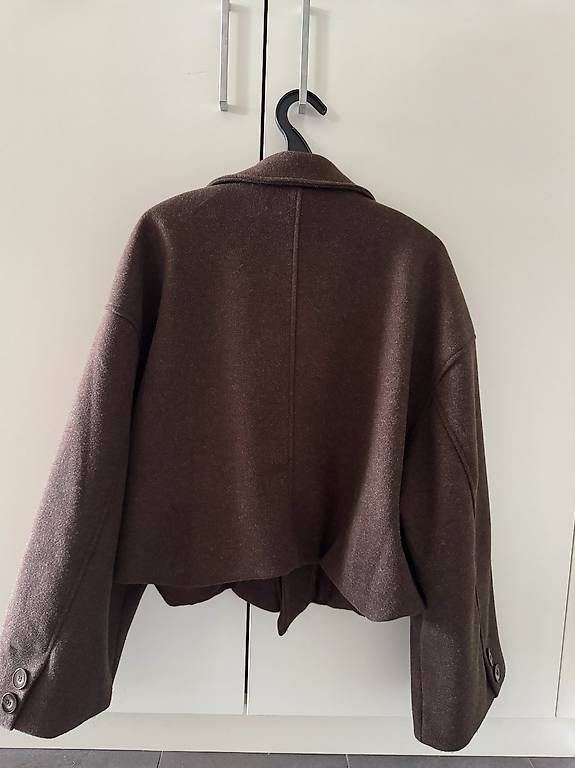 Cappotti: Brown Oversized Short Coat  Size L – Usato da Lausanne venduto da ais_yxt8 1