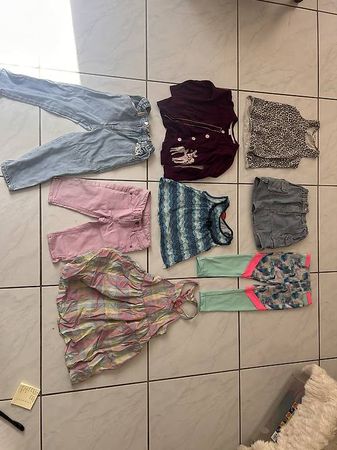 Kinderkleider, Kleider Paket in Top-Zustand Gr. 92 + 104