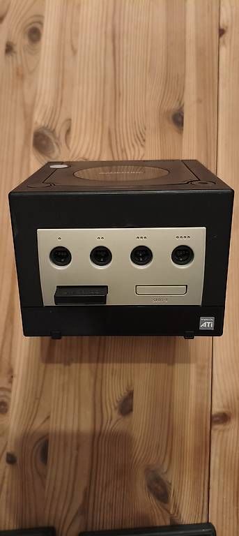 Console: GameCube Set: 4 Controller, 9 Spiele (Laser defekt) – Difettoso da Liestal venduto da Boerlin01 3