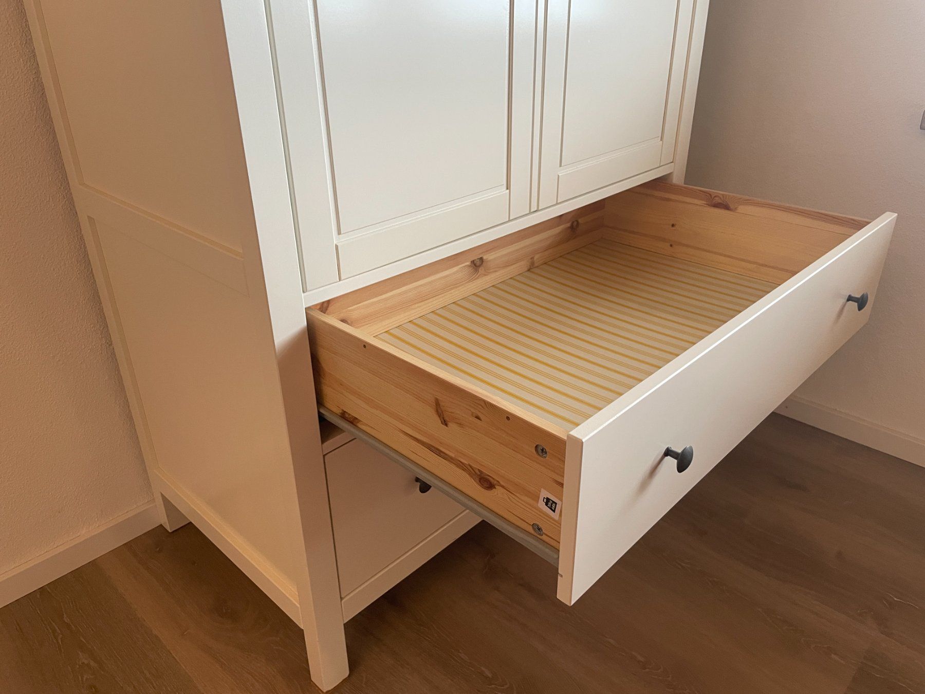Ikea Armadi: Schrank weiss – Usato da Schmerikon venduto da die_8b8m 2